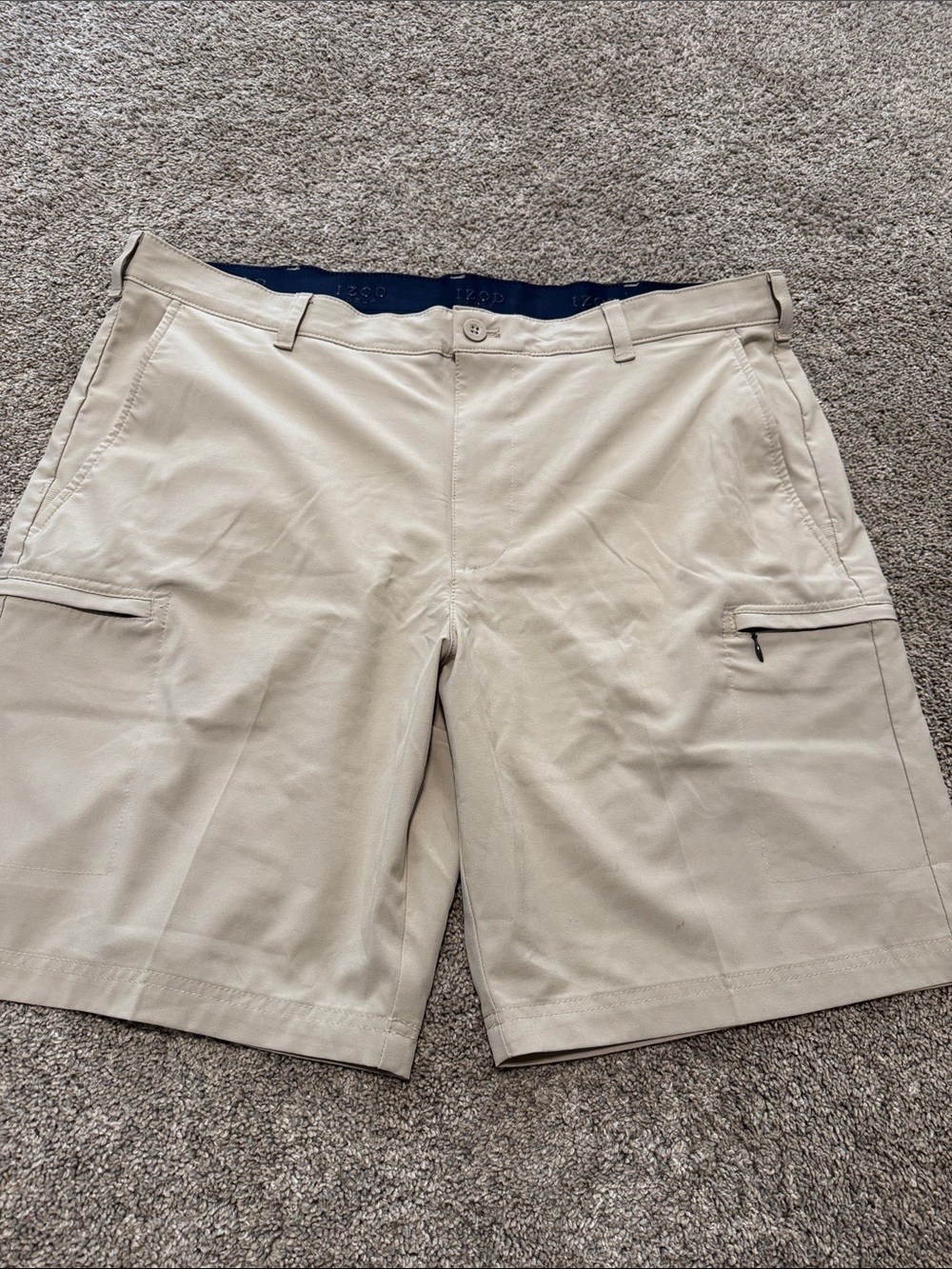 Izod Men’s Light Khaki Cargo Shorts